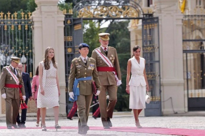 La Princesa Leonor eclipsa a la Reina Letizia