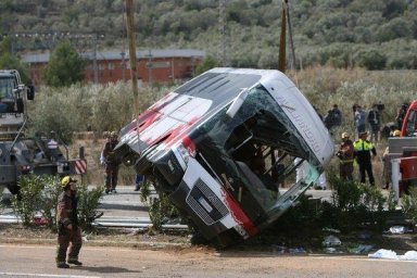 Seis mueren en España accidente de autobús turístico